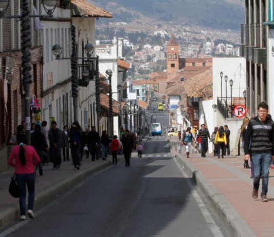 De nuevo cierran la carrera novena en Tunja