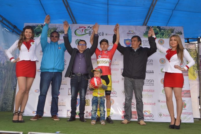 13 LIDER DE LA VUELTA - OSCAR RIVERA