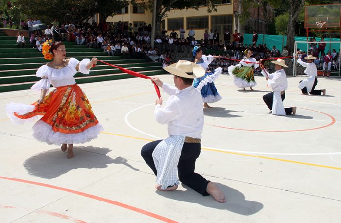 Almeida-(67)-baile-campesinos