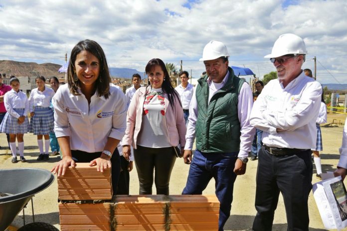 ministra educación