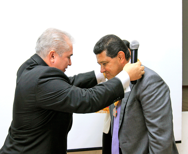 Alcalde-condecoracion_0047