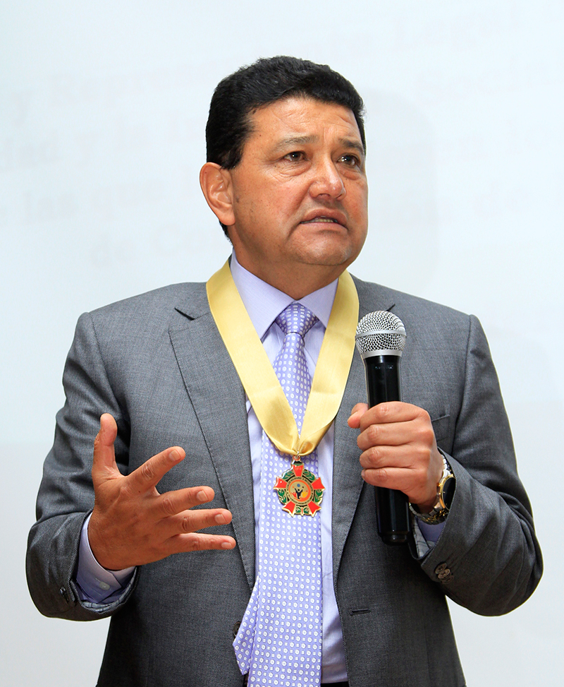 Alcalde-condecoracion_0074