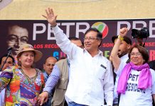 El pueblo habla, vigila y manda