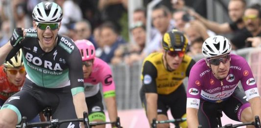 Sam Bennett se impone en la etapa 12 del Giro