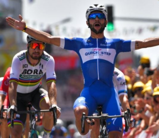 Fernando Gaviria se viste de amarillo en el primer día del Tour de Francia