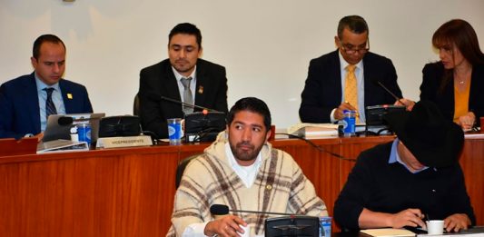 En el Congreso, Pachón puso en aprietos al Ministro de Ambiente