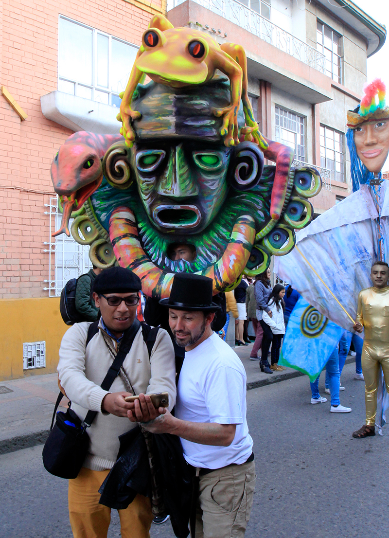 FIC-2018-Desfile-apertura-08