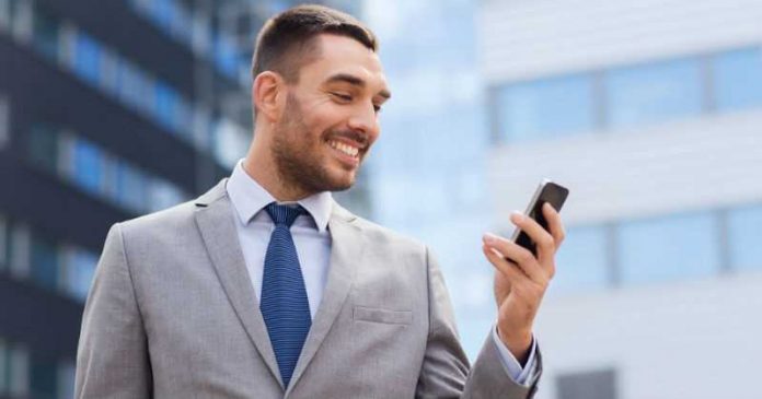celular-empleo-politico