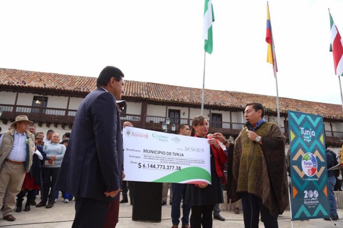 Firma convenio Bicentenario II