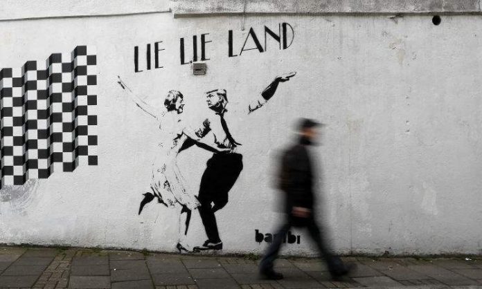 politico-grafiti-mentira