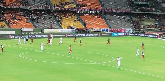 Patriotas cayó goleado en su debut de Liga Águila