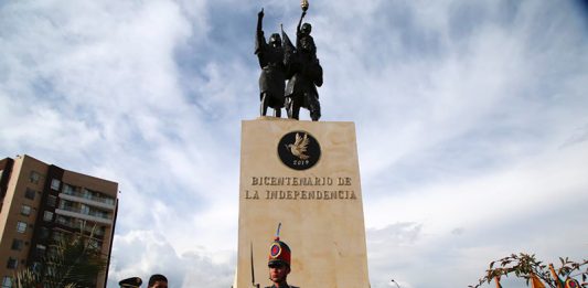 Entregan monumento a la familia en Tunja