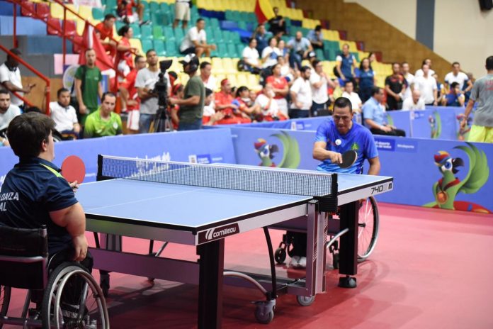 paralimpico juego tenis mesa silla de ruedas