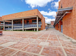 Colegio Diez-mado