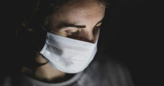 pandemia-tapabocas-enfermo