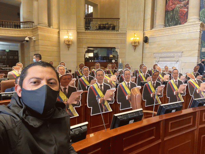 Homenaje-a-Uribe