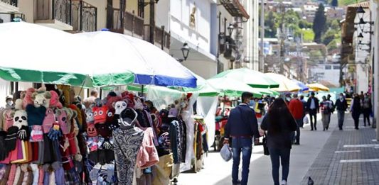 Comprar ropa o zapatos, un lujo de unos pocos en Tunja