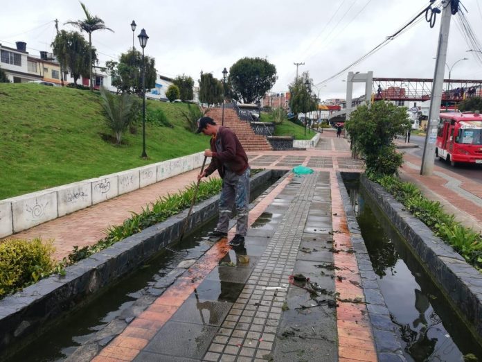 fuente agua hugolino maldonado