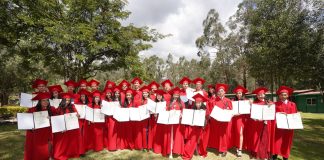 Liceo Holcim gradúa a 28 bachilleres técnicos