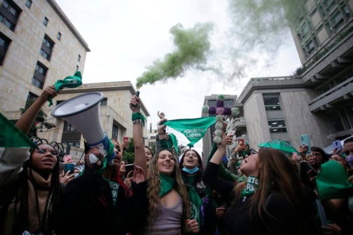 mujeres aborto feministas