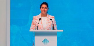 En Emiratos Árabes, Primera Dama destaca equidad de género