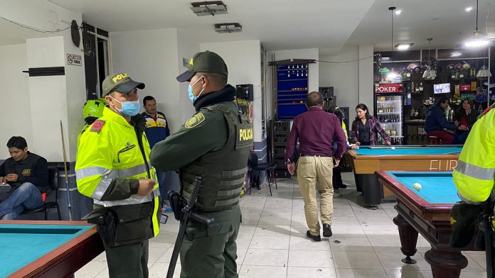 policía billar