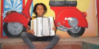 Un niño de Nobsa, pequeño gigante del acordeón