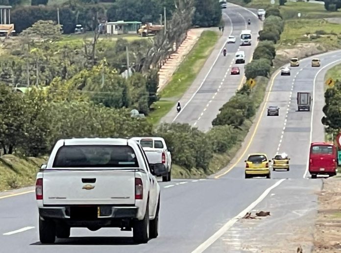 vehiculo avenida doble