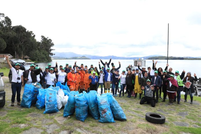 basura lago tota