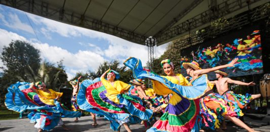 Todo listo para levantar el telón del Festival Internacional de la Cultura