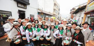Tunja vibró con el color, la diversidad y fantasía del gran desfile inaugural del FIC