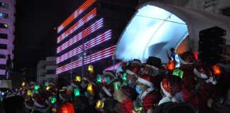 Duitama encendió la temporada de navidad con las voces de 400 adultos mayores entonando canciones navideñas