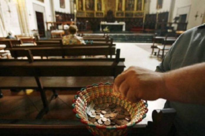 cepillo-iglesia-colecta-misa