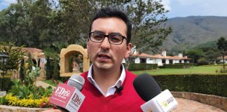 Héctor Chaparro acepta el triunfo y felicita a Rocío Bernal