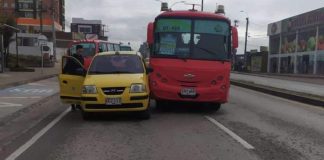 Un accidente, entre una buseta y un taxi, en el día sin carro y sin moto en Tunja