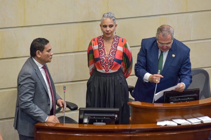 mesa senado pizarro