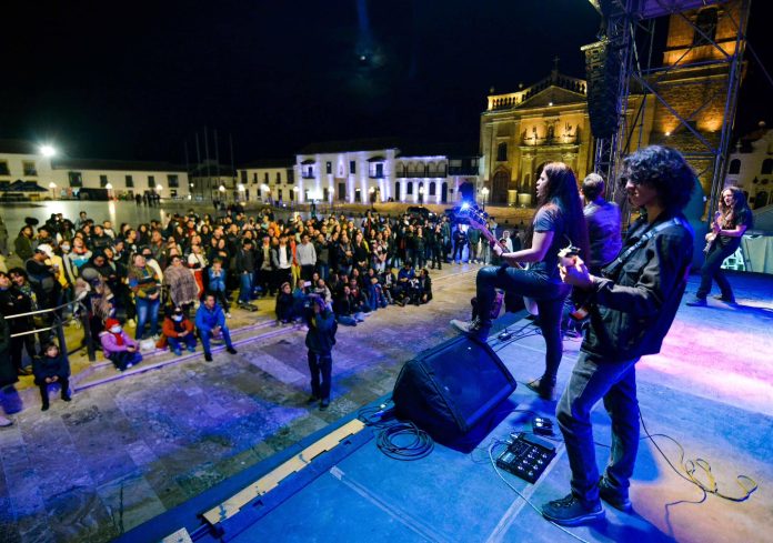 cabellero desnudo rock tunja