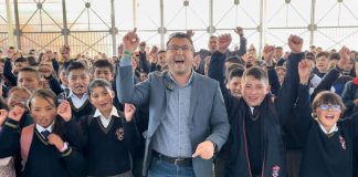Secretario de Educación de Boyacá recibió a los estudiantes en inicio de clases