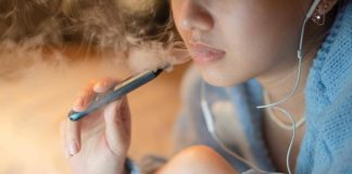 Industria tabacalera estaría interfiriendo con la ley de vapeadores regulados