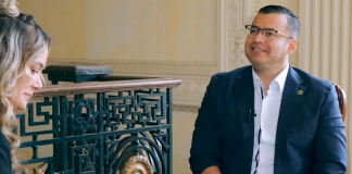 El papelito que el Presidente de la Cámara le envió a Gustavo Petro