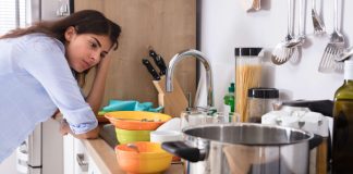 Oficios de hogar y cuidado, otra forma de ejercer violencia contra las mujeres