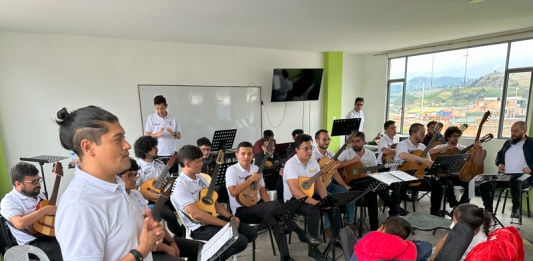 Estudiantina del Altiplano Cundiboyacense, música para la paz