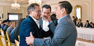 Versiones periodísticas de la reunión Petro-Amaya