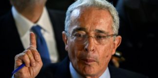 Tribunal niega suspender detención domiciliaria del expresidente Álvaro Uribe Vélez