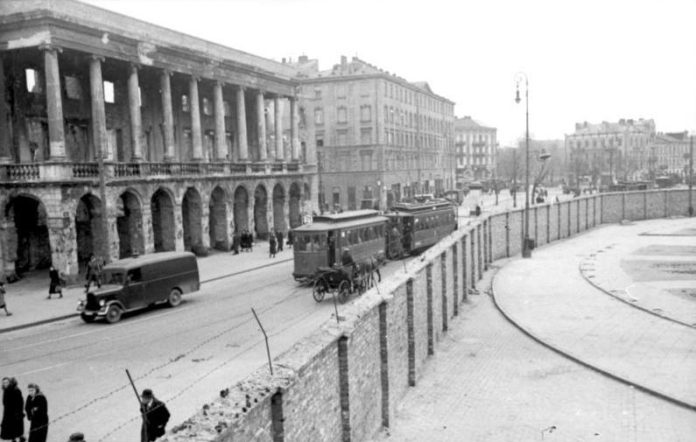 Polen, Ghetto Warschau, Ghettomauer