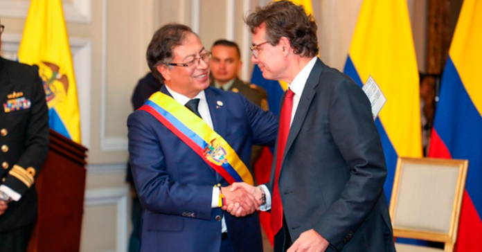 petro-alejandro-gaviria