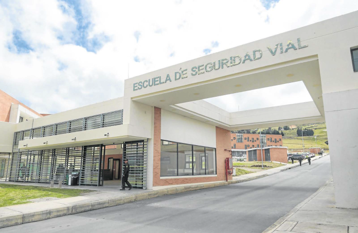 escuela policia vial