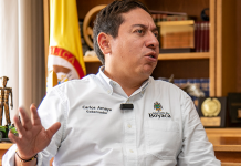 Abren investigación disciplinaria contra Carlos Amaya por presunta participación en política