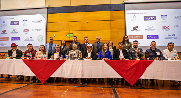 Los 11 candidatos a la Alcaldía de Tunja firmaron acuerdo por la competitividad y el desarrollo de la ciudad