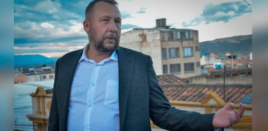 Mikhail Krasnov dice que se dedicará a viajar ‘echando dedo’ y descarta aferrarse al poder